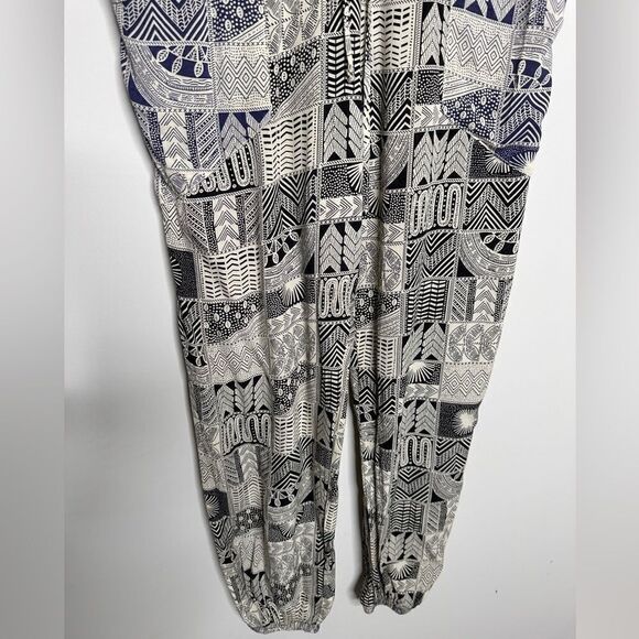 Kaitlyn Aztec Jumpsuit   - Picture 5 of 12